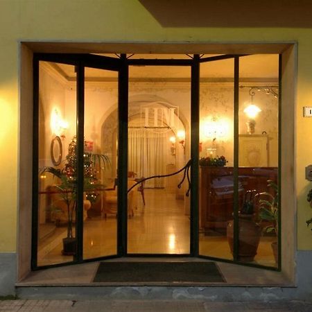 Hotel Moderno بيزا المظهر الخارجي الصورة