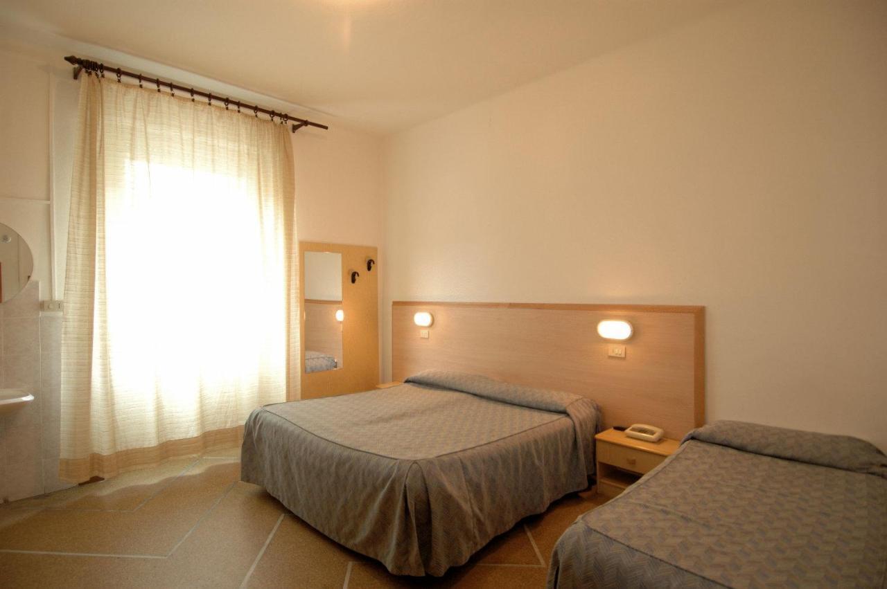 Hotel Moderno بيزا الغرفة الصورة