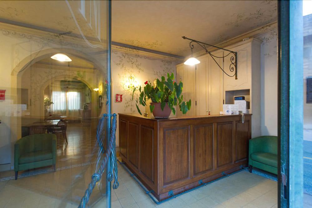 Hotel Moderno بيزا المظهر الخارجي الصورة