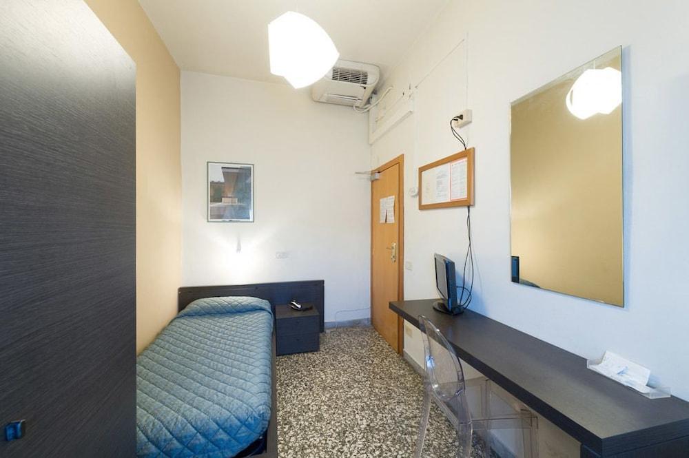 Hotel Moderno بيزا المظهر الخارجي الصورة