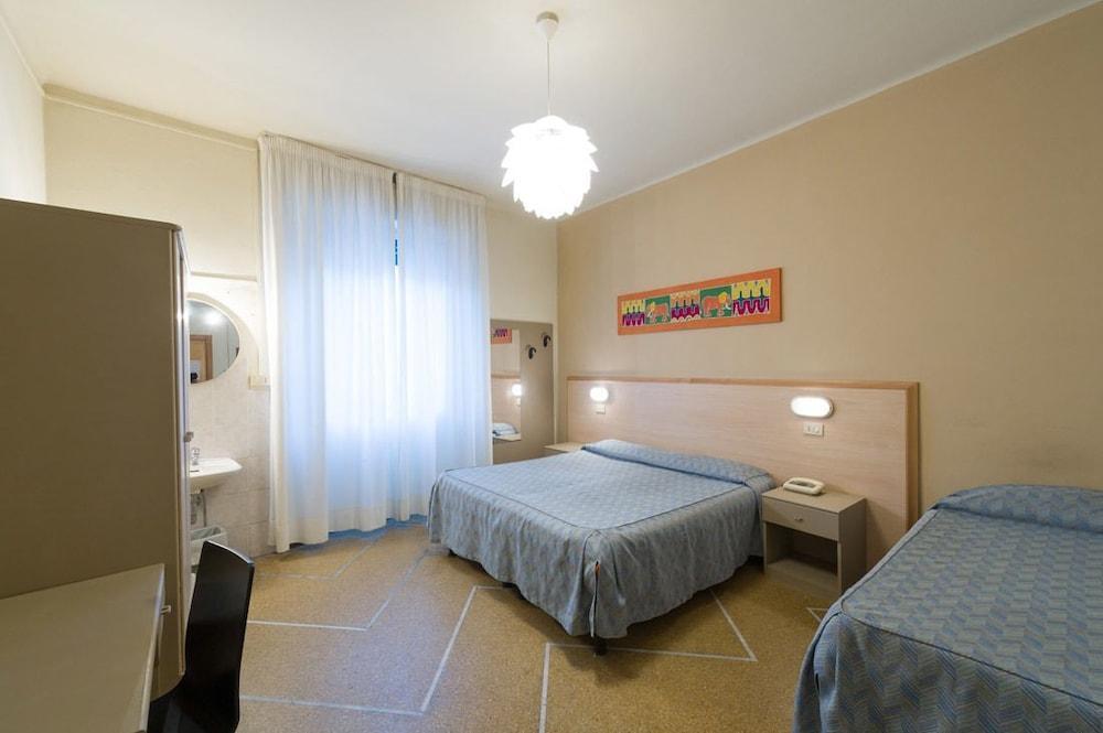 Hotel Moderno بيزا المظهر الخارجي الصورة