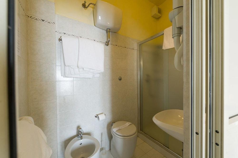 Hotel Moderno بيزا المظهر الخارجي الصورة