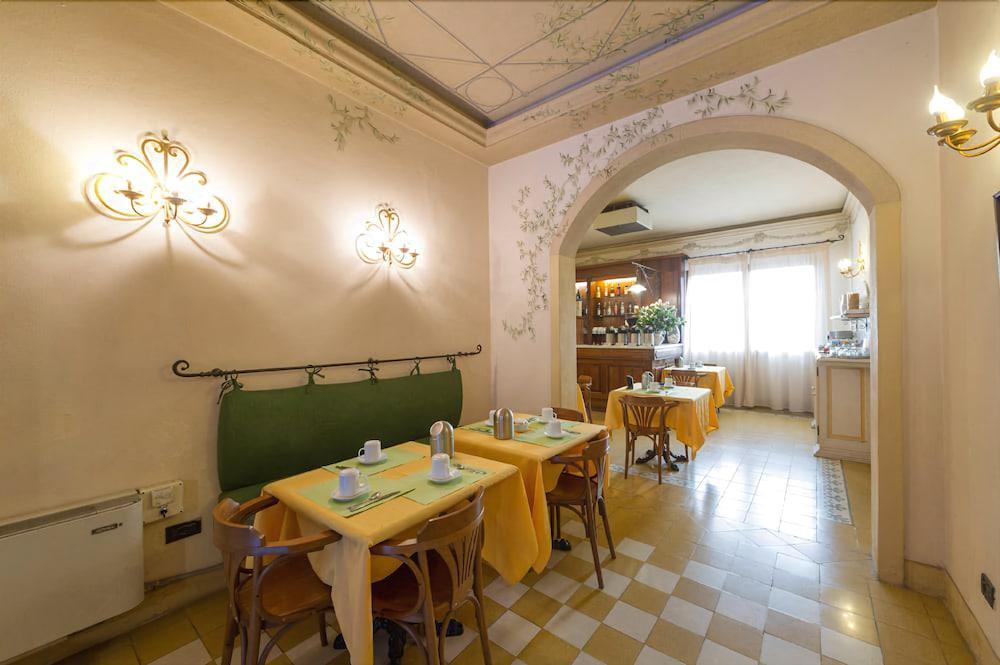 Hotel Moderno بيزا المظهر الخارجي الصورة